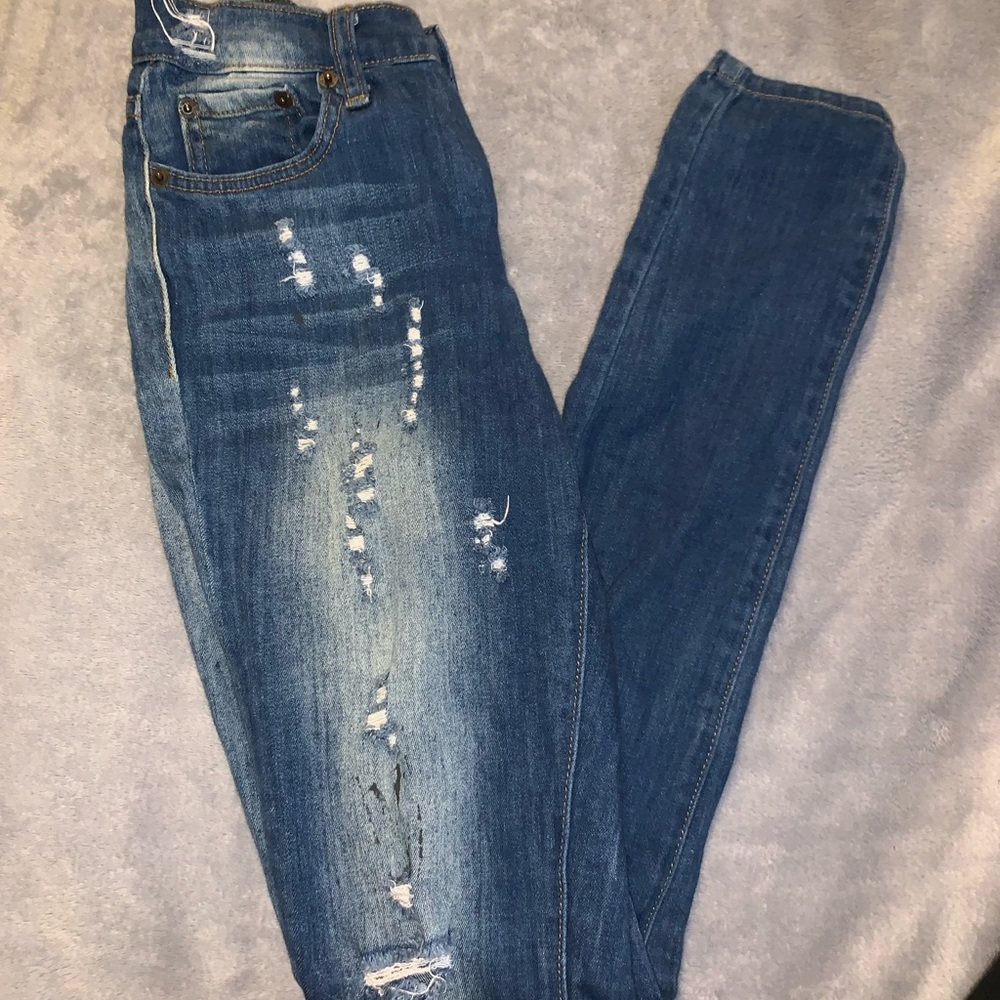 Distressed jeans - Picture 2 of 4